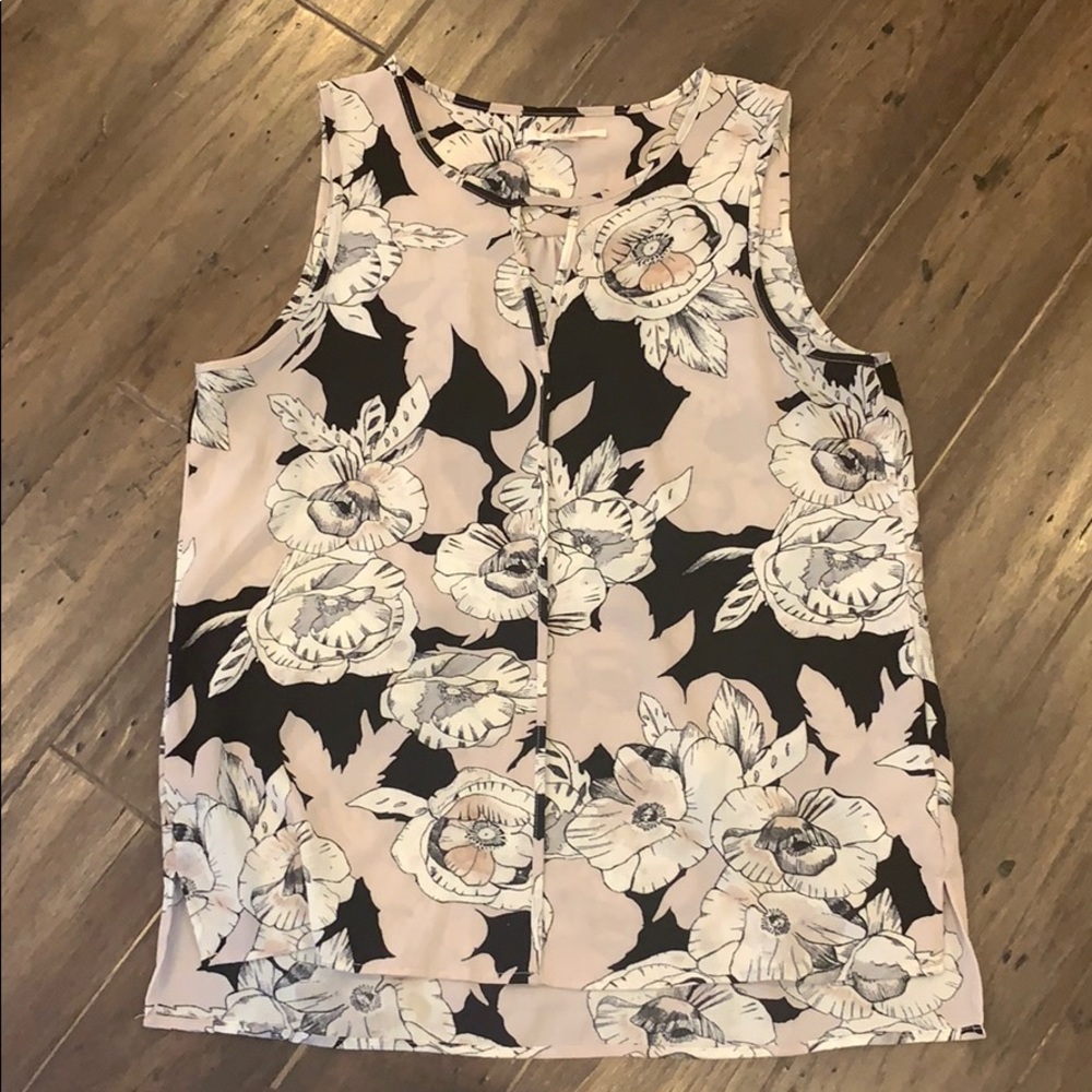 C&E tank top blouse with floral print crepe